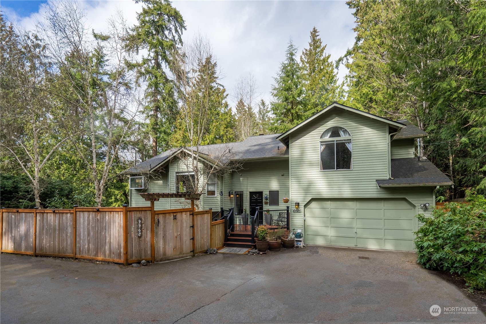 6625 Fisher Road Edmonds, WA 98026 - Photo 3 of 39 Gallery Image 3