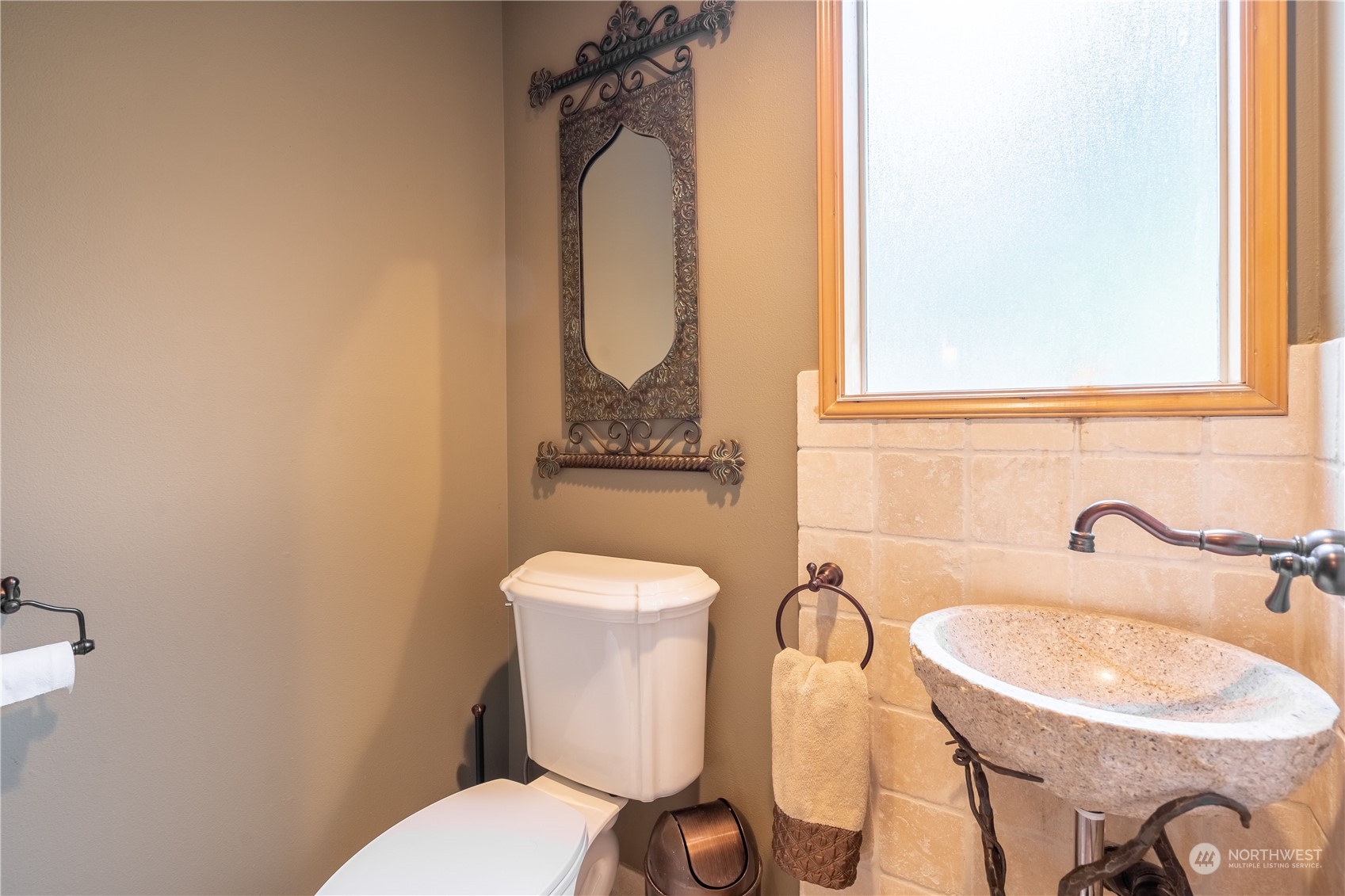6625 Fisher Road Edmonds, WA 98026 - Photo 7 of 39 Gallery Image 7