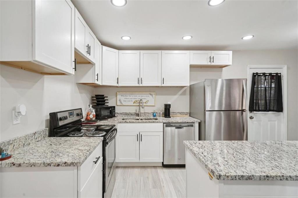 2740 Norma Circle Decatur, GA 30034 - Photo 13 of 36