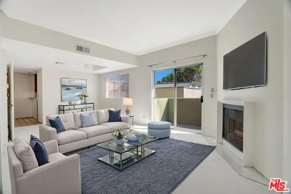$625,000 | 10926 Moorpark Street, Unit 13, North Hollywood, CA 91602