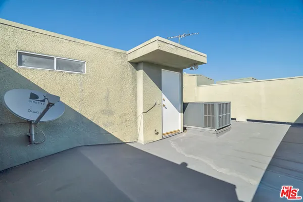 $625,000 | 10926 Moorpark Street, Unit 13, North Hollywood, CA 91602