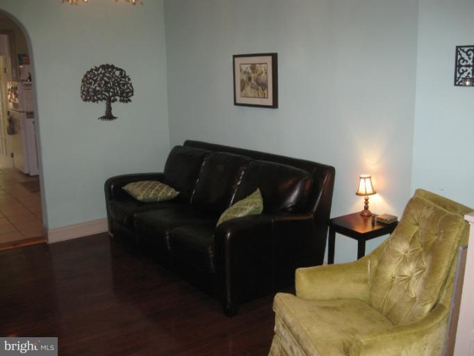 3015 Keswick Road Baltimore, MD 21211 - Photo 2 of 26 Living Room