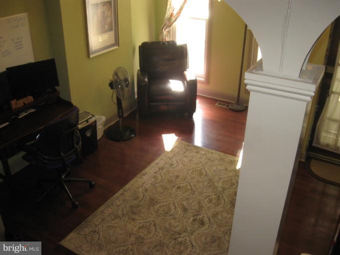 3015 Keswick Road Baltimore, MD 21211 - Photo 16 of 26 Living Room