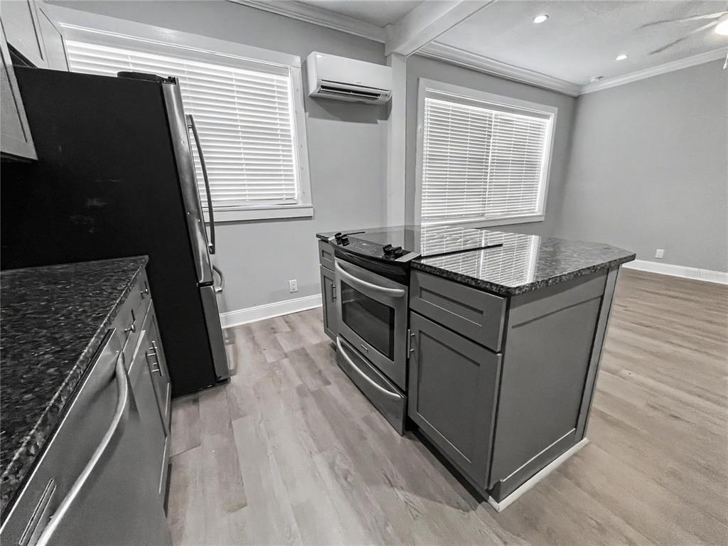 408 Armada Road South, Unit 2 Venice, FL 34285 - Photo 5 of 8