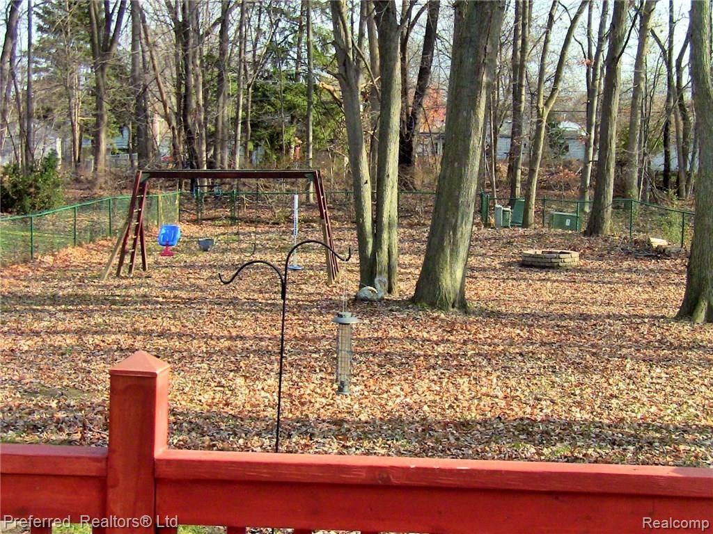 409 Buckingham Road Canton, MI 48188 - Photo 35 of 42 46-IMG_4704.JPG