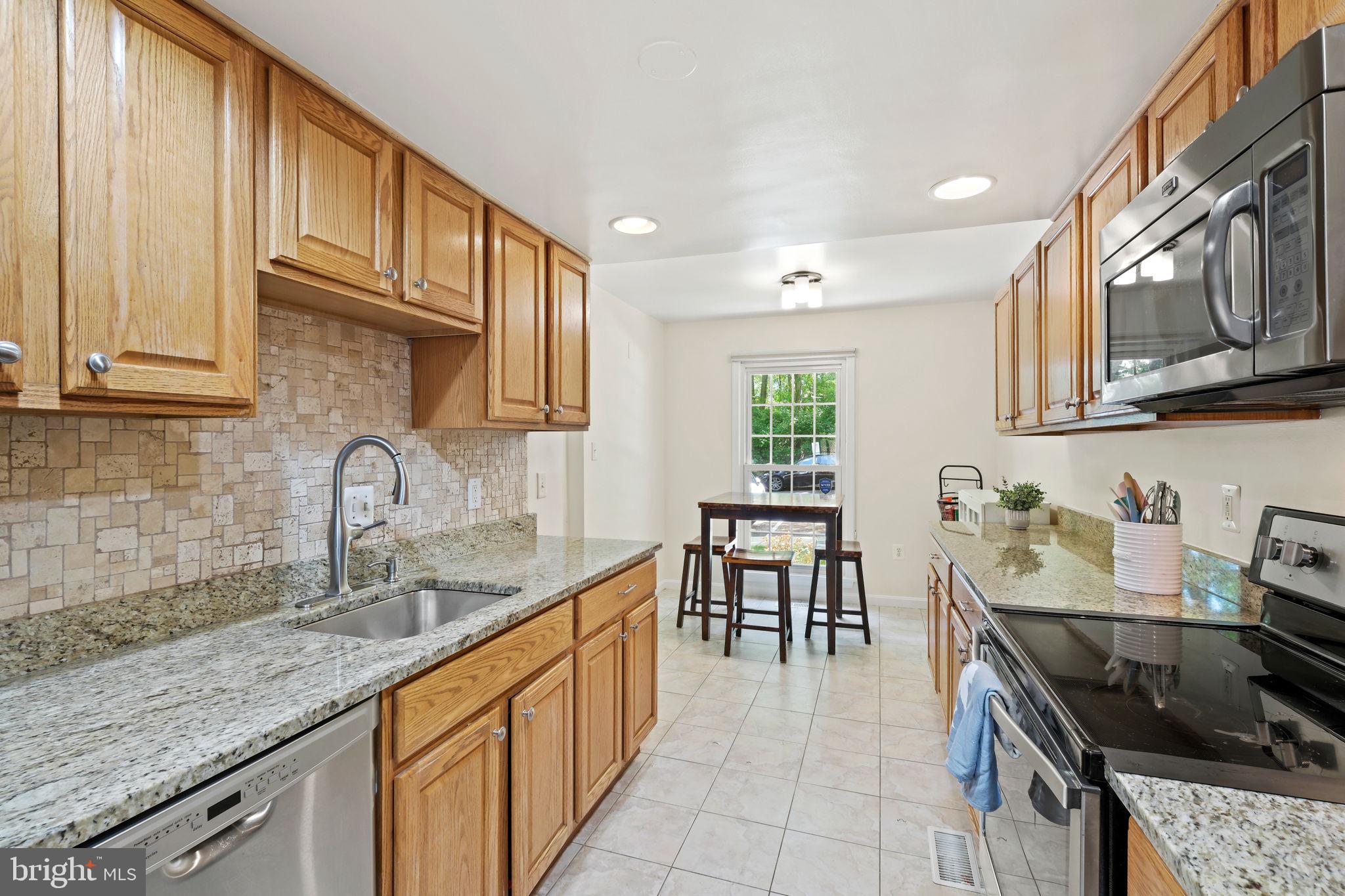 7344 Greentree Road Bethesda, MD 20817 - Photo 12 of 33 Stainless Steel Appliances