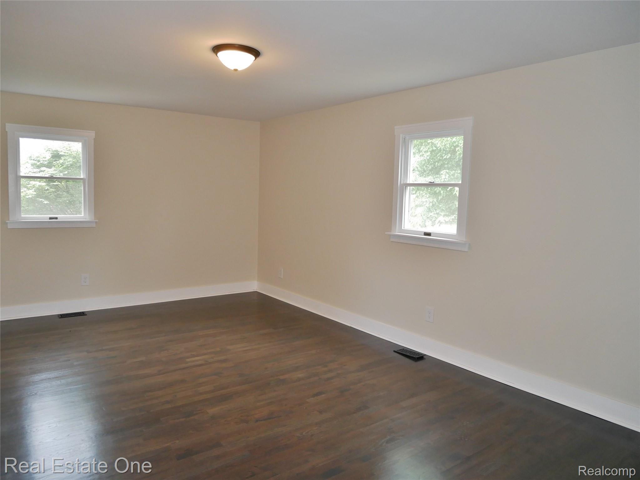 4350 Morgan Road Lake Orion, MI 48359 - Photo 14 of 28 master bedroom.JPG