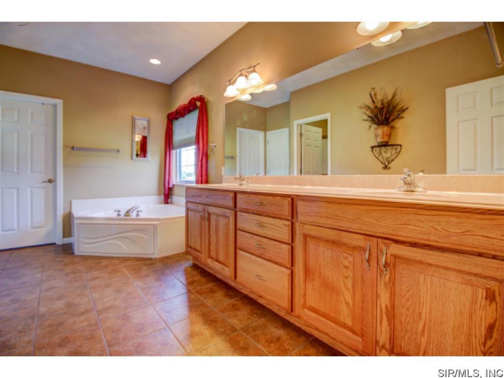 4848 State Rte 4 Mascoutah, IL 62258 - Photo 21 of 36 Gallery Image 21