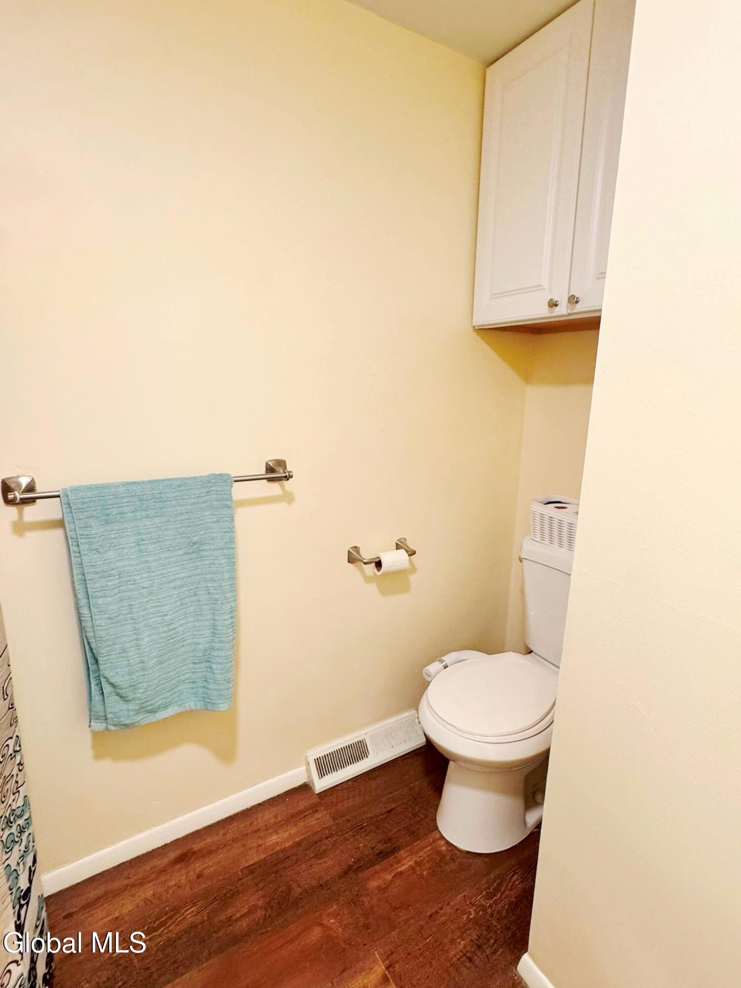 26 Knob Hill Road Sand Lake, NY 12018 - Photo 37 of 38 Full Bath