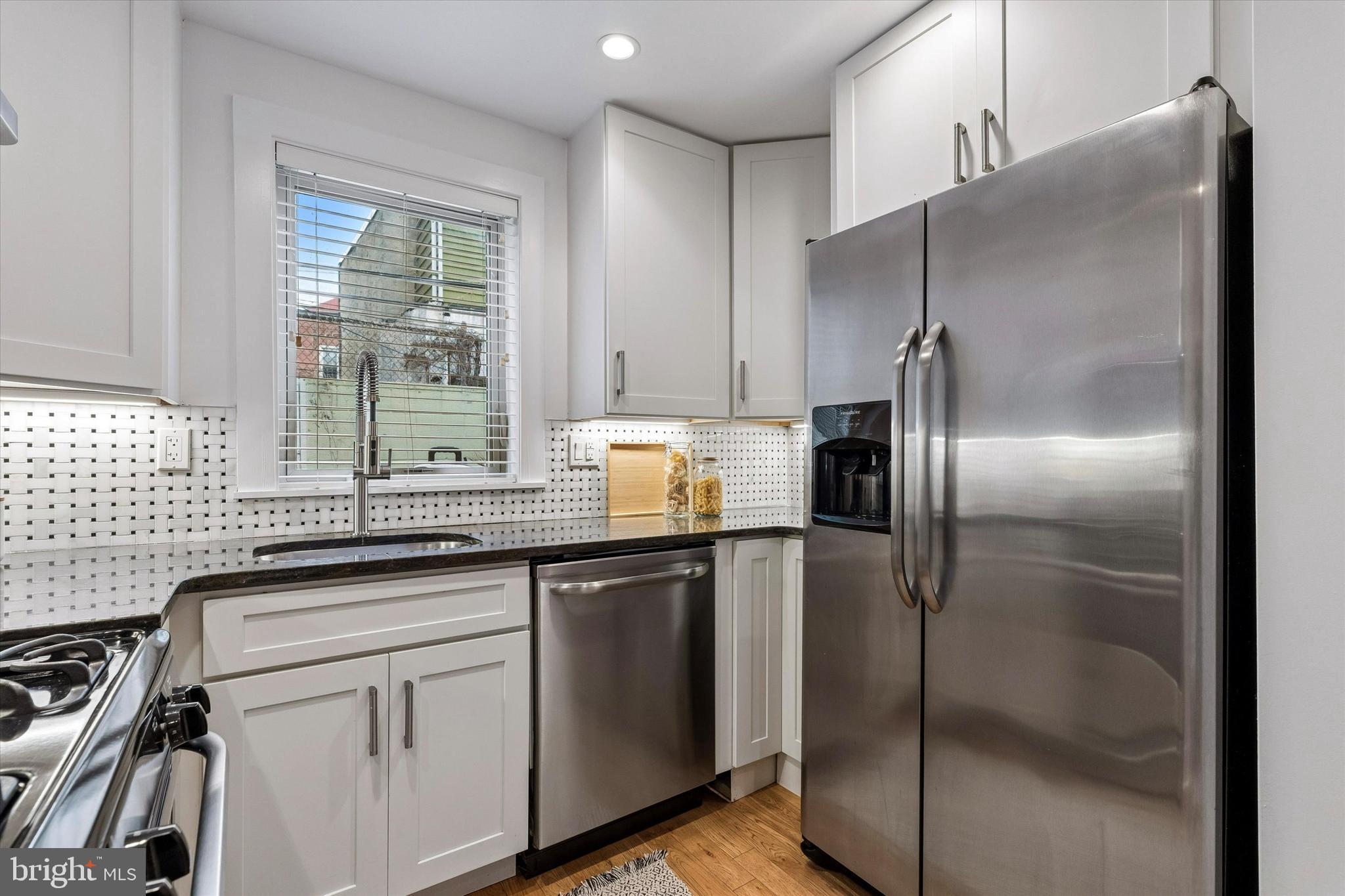 313 Mercy Street Philadelphia, PA 19148 - Photo 11 of 25