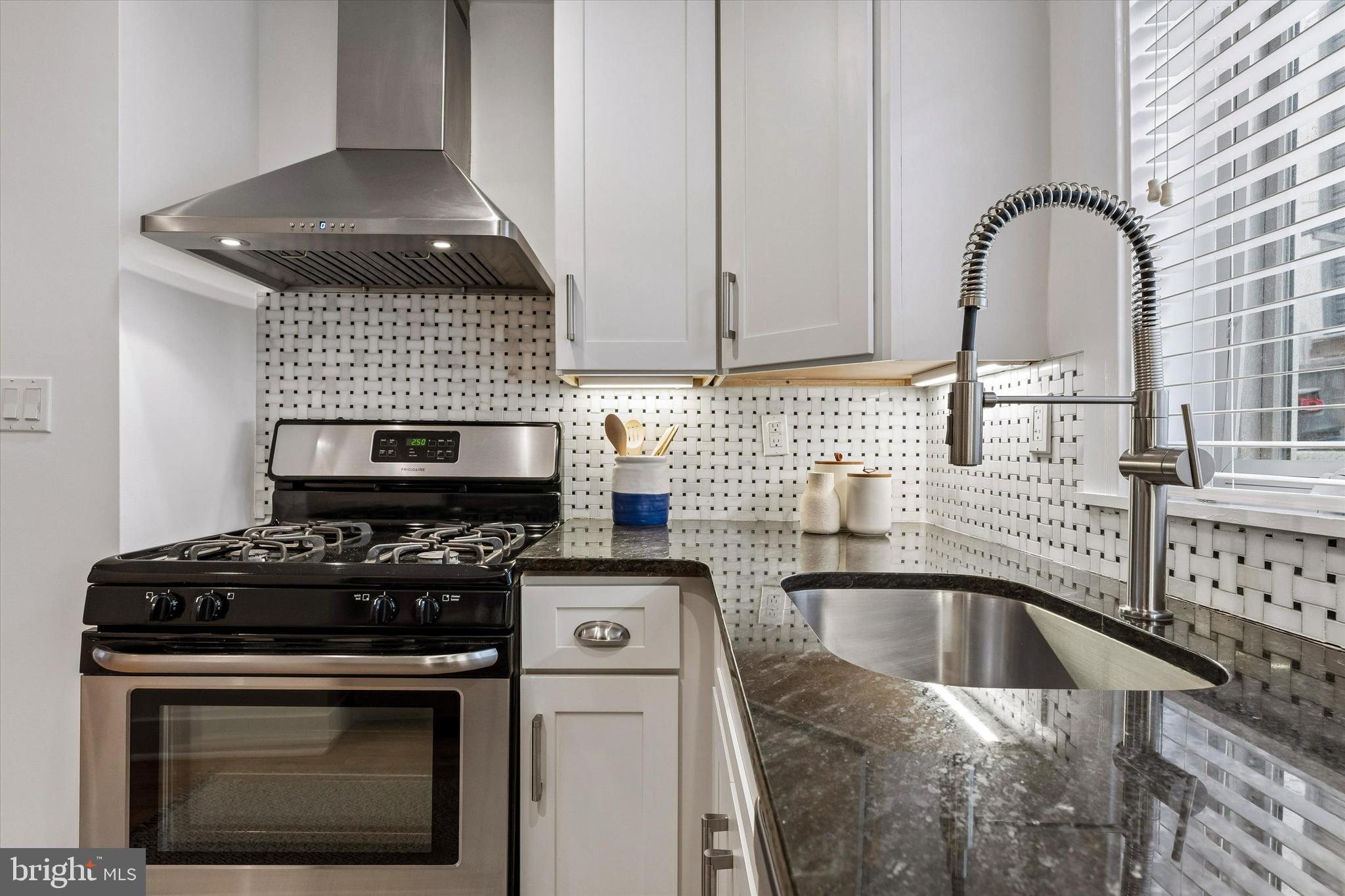 313 Mercy Street Philadelphia, PA 19148 - Photo 13 of 25