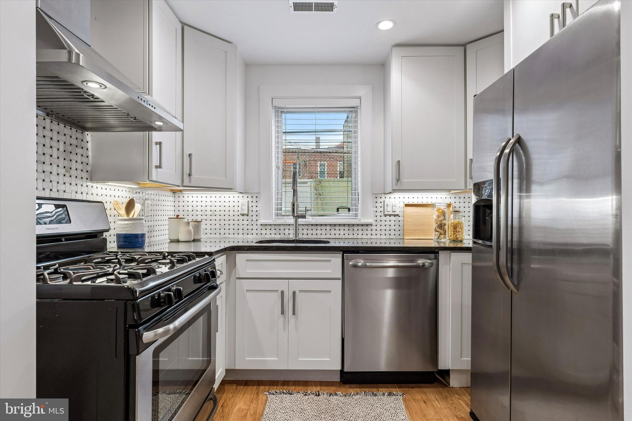 313 Mercy Street Philadelphia, PA 19148 - Photo 10 of 25