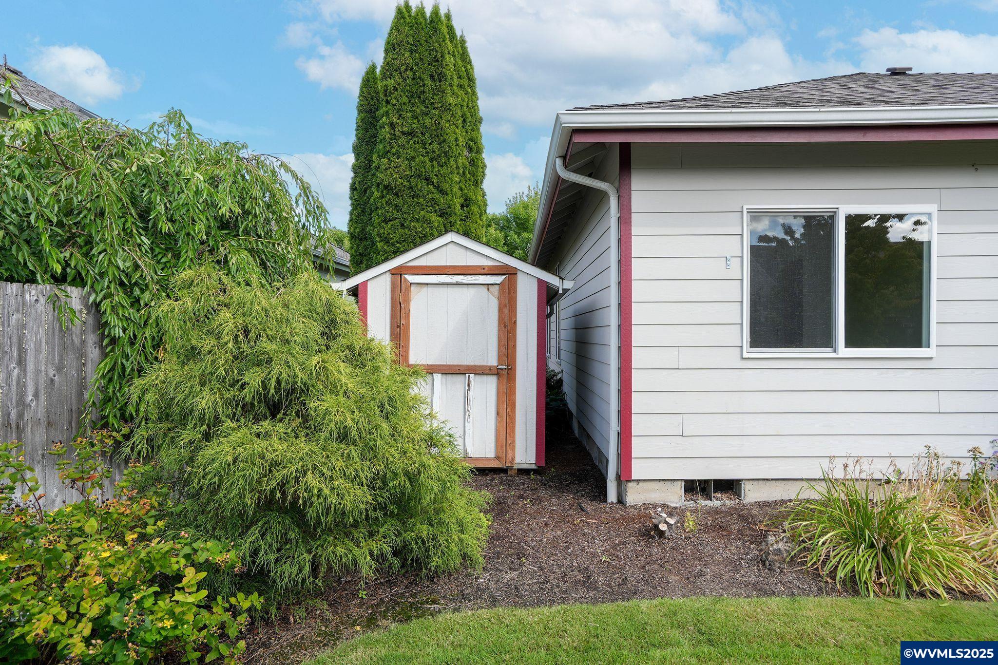 1664 Southwest Elk Circle Albany, OR 97321 - Photo 33 of 34 Gallery Image 33
