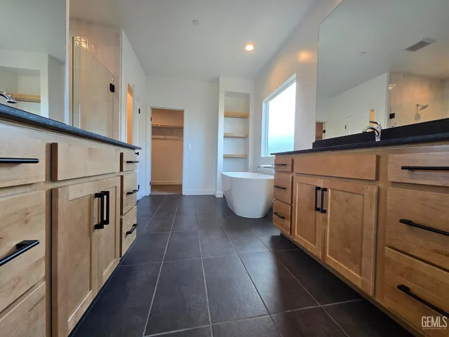 $669,900 | Undisclosed Address, Bakersfield, CA 93306