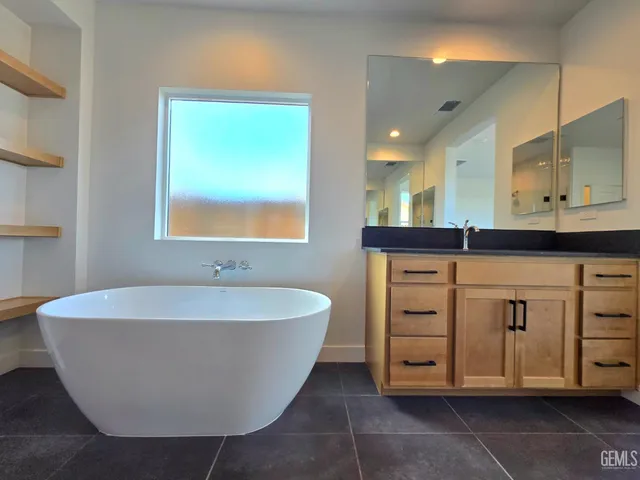 $669,900 | Undisclosed Address, Bakersfield, CA 93306