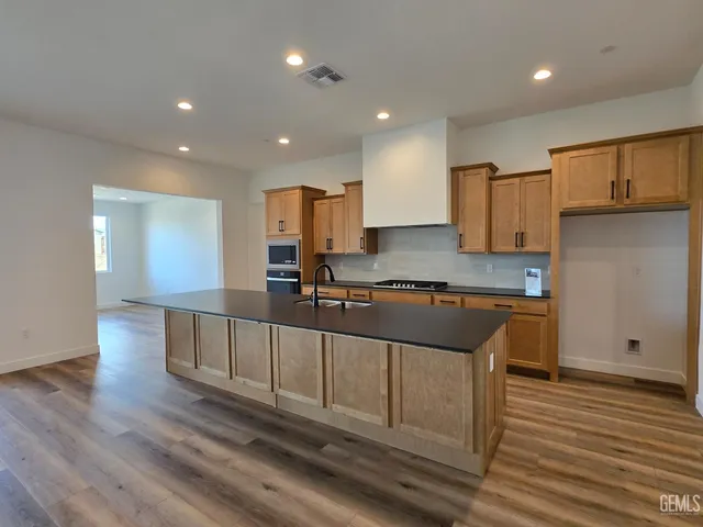 $669,900 | Undisclosed Address, Bakersfield, CA 93306