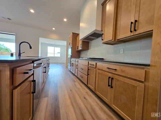 $669,900 | Undisclosed Address, Bakersfield, CA 93306