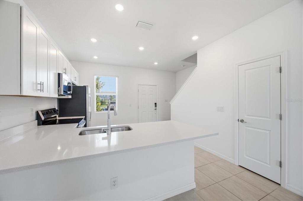 8757 Daybreak Street Sarasota, FL 34241 - Photo 10 of 41