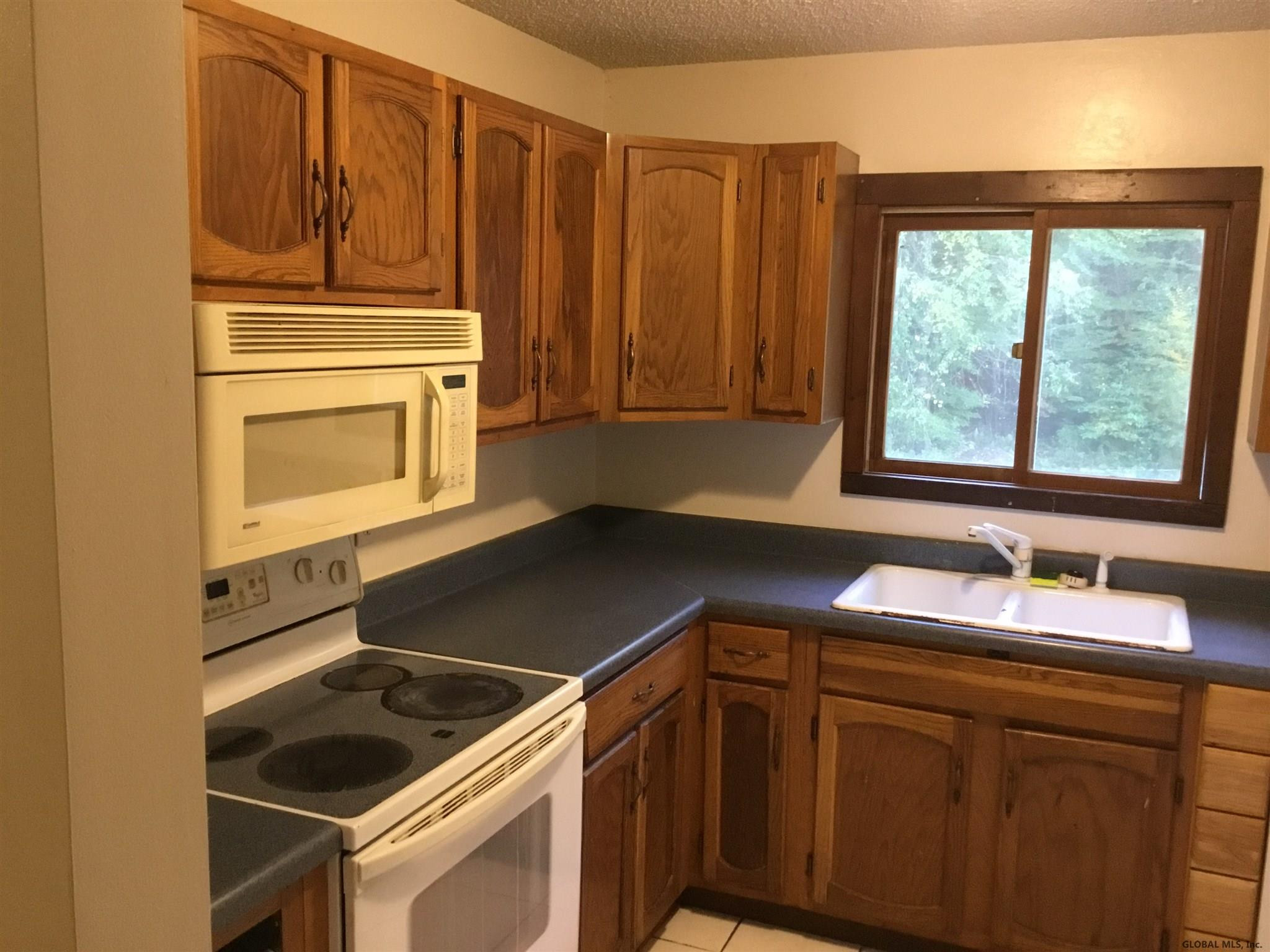 155 Cronin Road Queensbury, NY 12804 - Photo 4 of 17 Photo 4