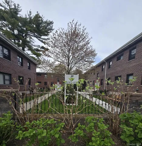 $314,000 | 5 Adelaide Street, Unit B2D1, Floral Park, NY 11001