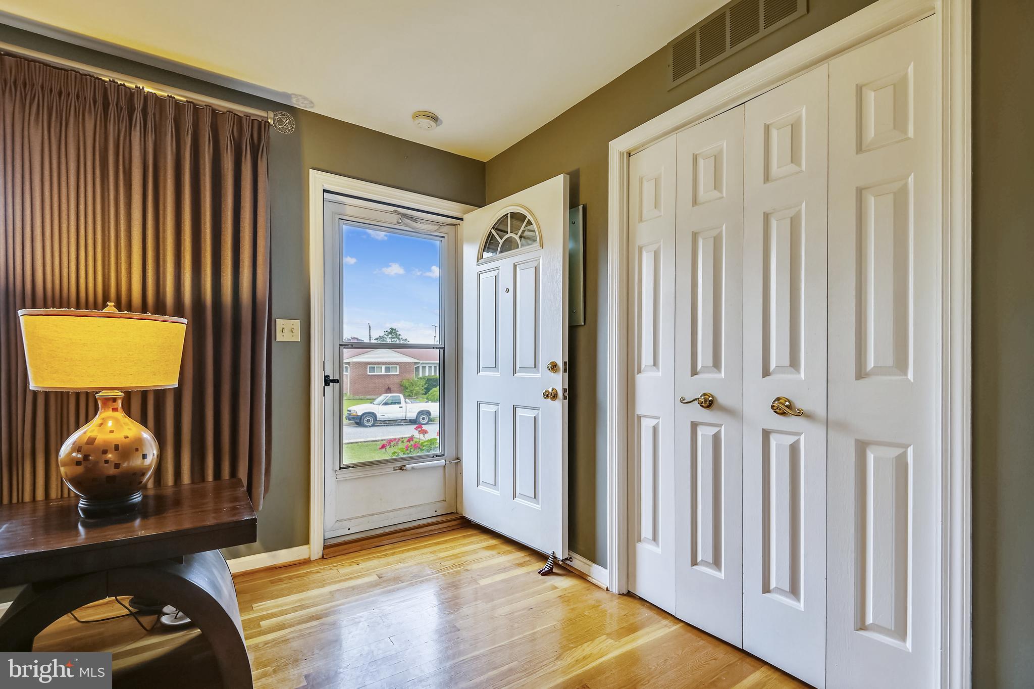 1009 Collwood Road Baltimore, MD 21228 - Photo 3 of 28 Entry Way