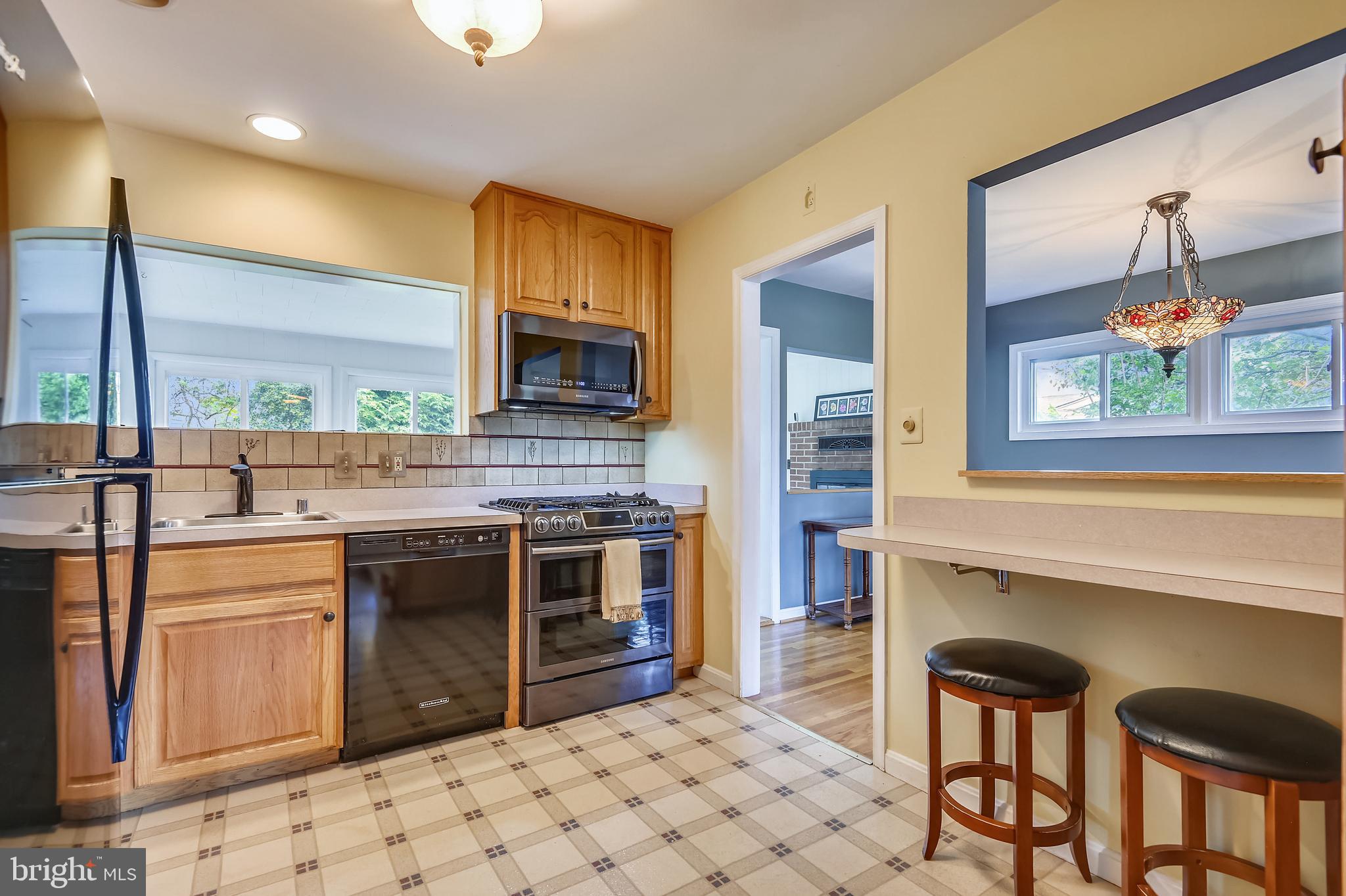 1009 Collwood Road Baltimore, MD 21228 - Photo 10 of 28 Kitchen