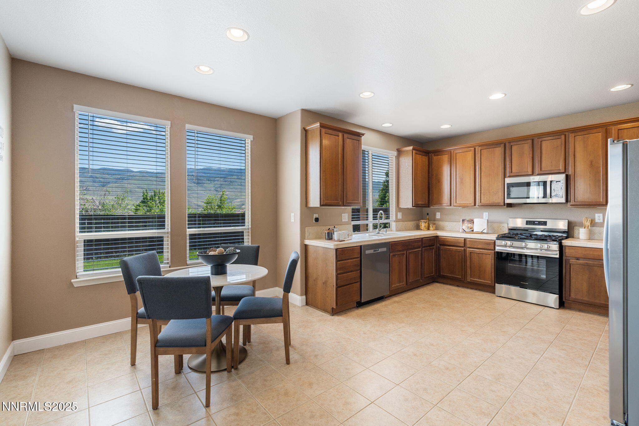 7030 Sterling Point Court Reno, NV 89523 - Photo 15 of 54 18-web-or-mls-DSC07671