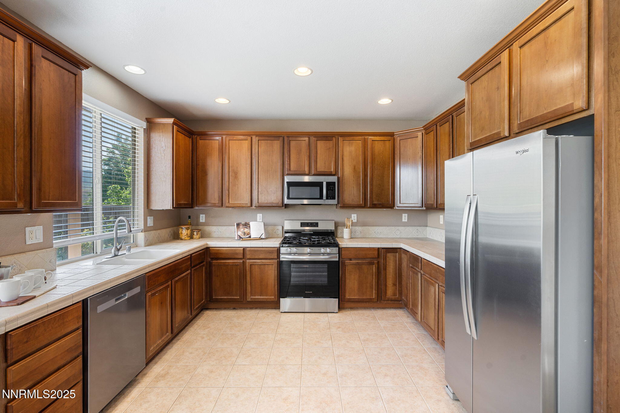 7030 Sterling Point Court Reno, NV 89523 - Photo 19 of 54 22-web-or-mls-DSC07651