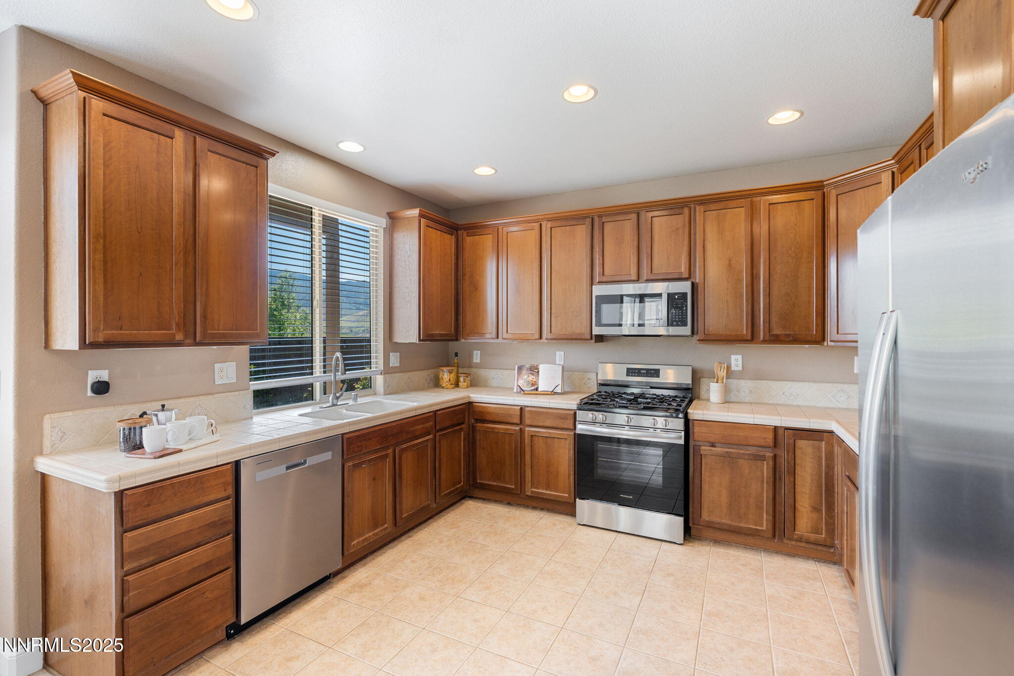 7030 Sterling Point Court Reno, NV 89523 - Photo 20 of 54 23-web-or-mls-DSC07646