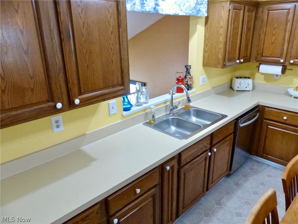 3055 Reeves Road Willoughby, OH 44094 - Photo 12 of 35 Gallery Image 12