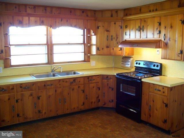 745 Windsor Road Red Lion, PA 17356 - Photo 4 of 14 Gallery Image 4