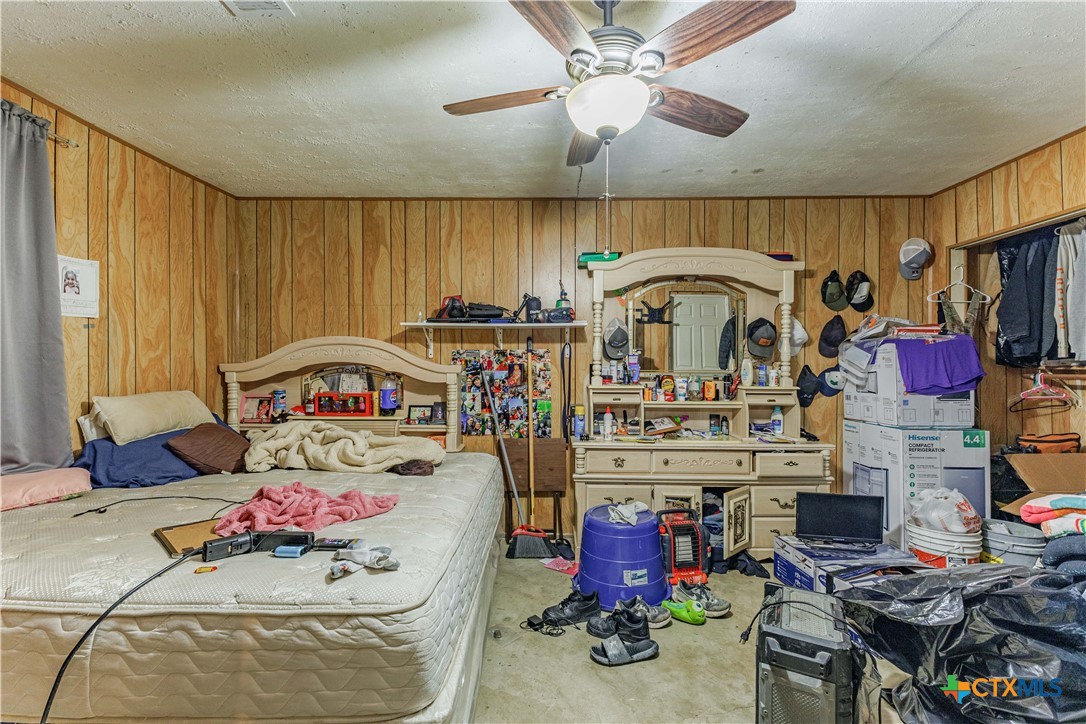 5472 Knob Creek Spur Temple, TX 76501 - Photo 17 of 27 a very nice looking bedroom with a bed