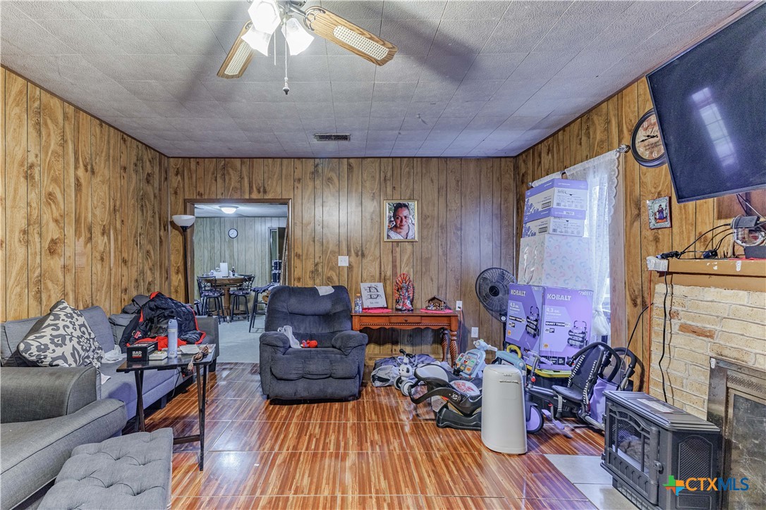 5472 Knob Creek Spur Temple, TX 76501 - Photo 9 of 27 a living room with furniture and wooden floor
