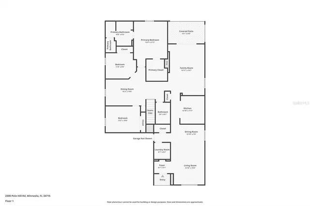 a view of a yard with an trees