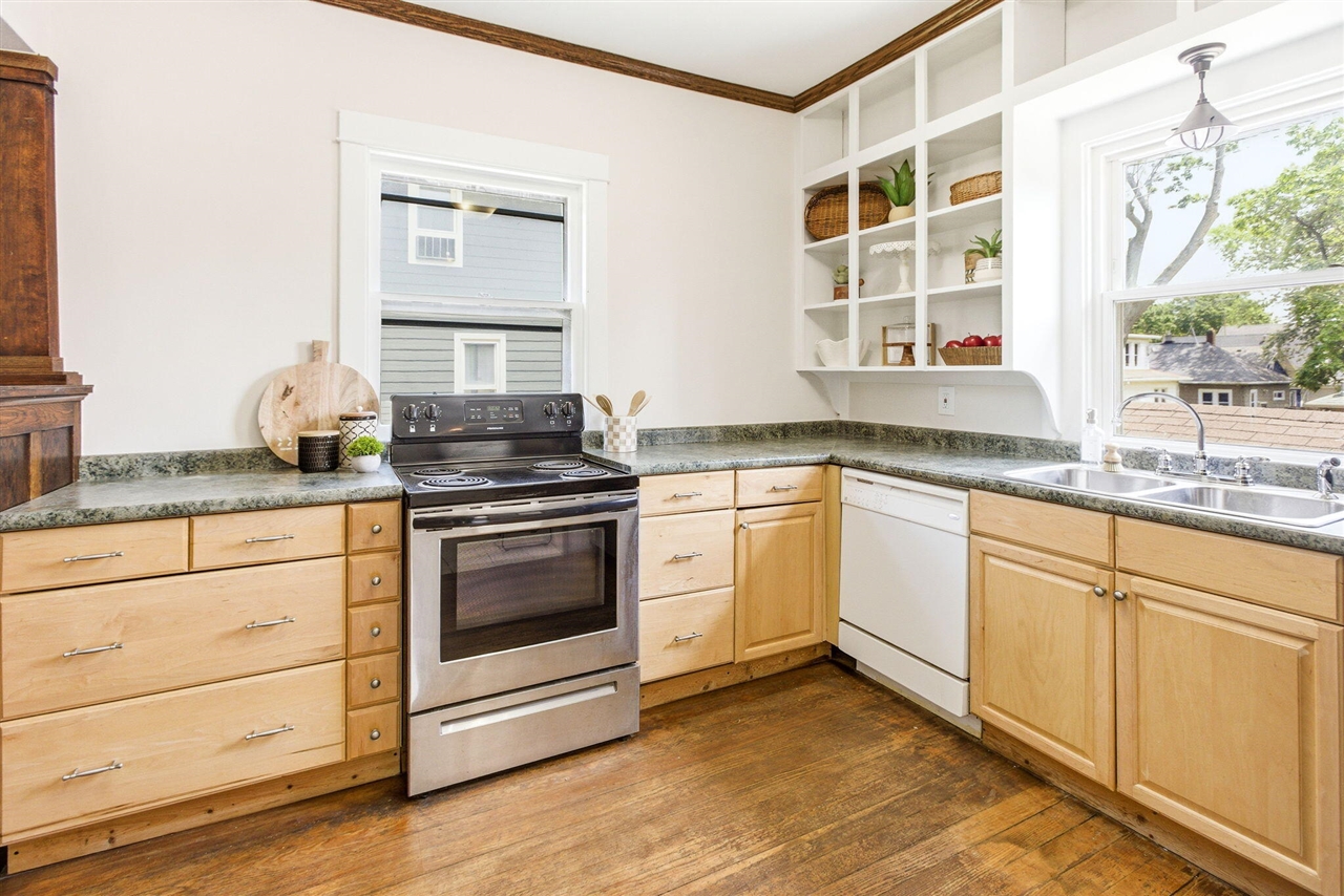 609 Wayne Street St. Joseph, MI 49085 - Photo 15 of 55
