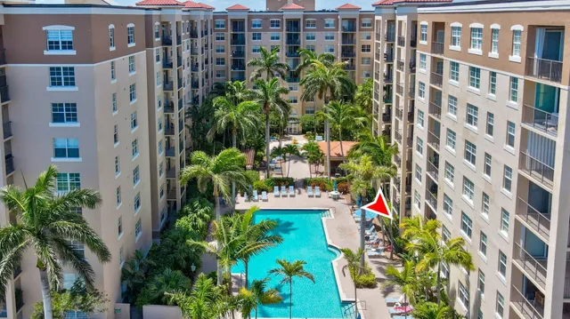 a view of a multi story building