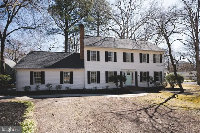 $427,400 | 1817 West Clear Lake Drive, Salisbury, MD 21804