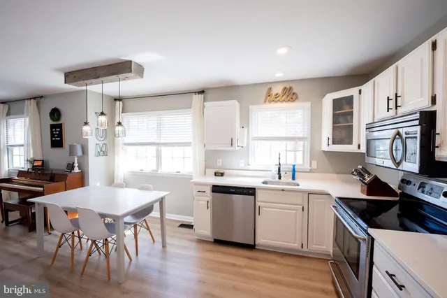 $427,400 | 1817 West Clear Lake Drive, Salisbury, MD 21804