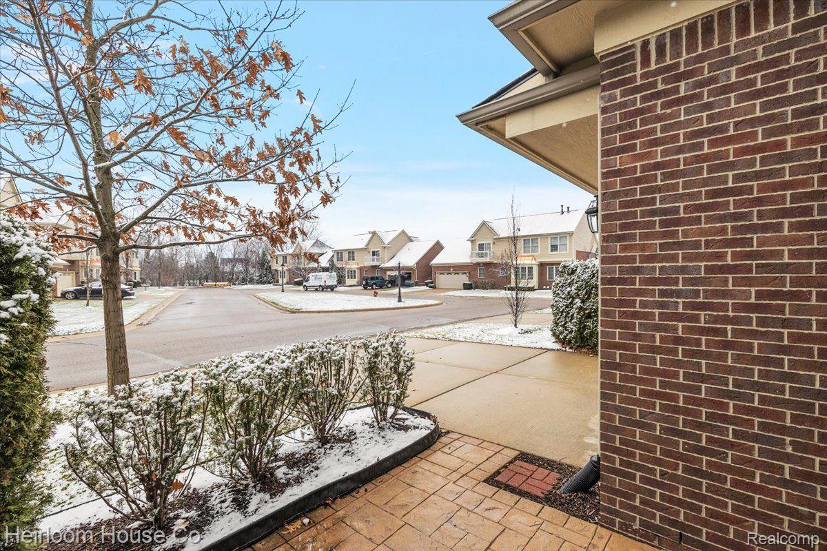 45926 South Stonewood Road Canton, MI 48187 - Photo 58 of 73