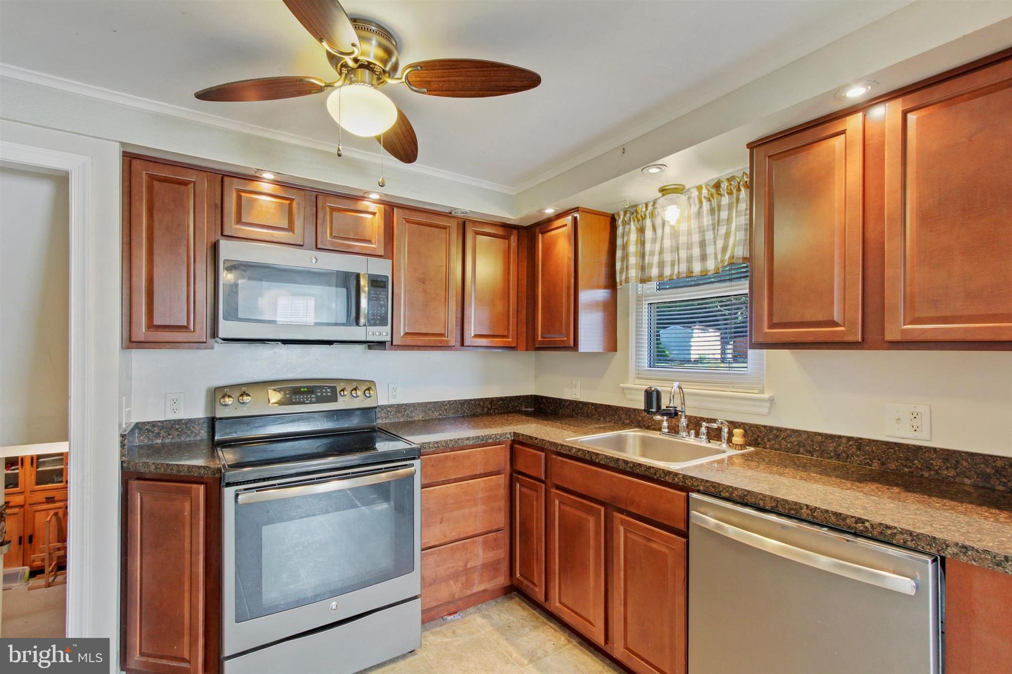 727 Priority Road York, PA 17404 - Photo 6 of 27 Gallery Image 6
