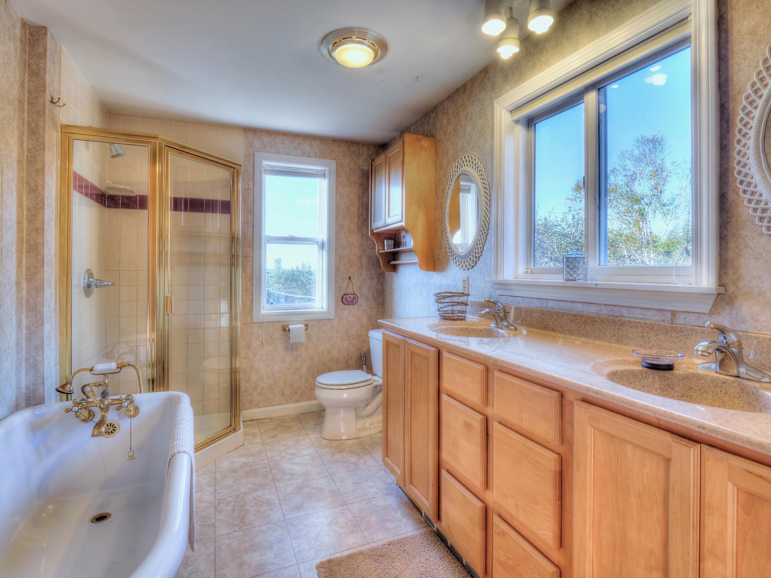 15 Ash Is Vw Road Owls Head, ME 04854 - Photo 18 of 64 2nd Floor Full Bathroom