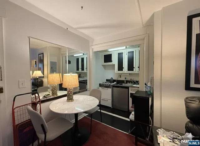 $140,000 | 3051 Edwin Avenue, Unit 3J, Fort Lee, NJ 07024