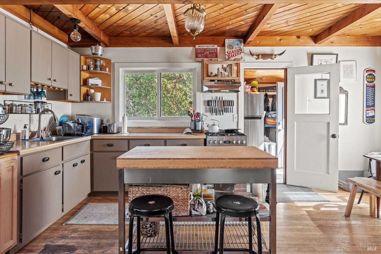 34010 Shimmins Ridge Road Willits, CA 95490 - Photo 8 of 56