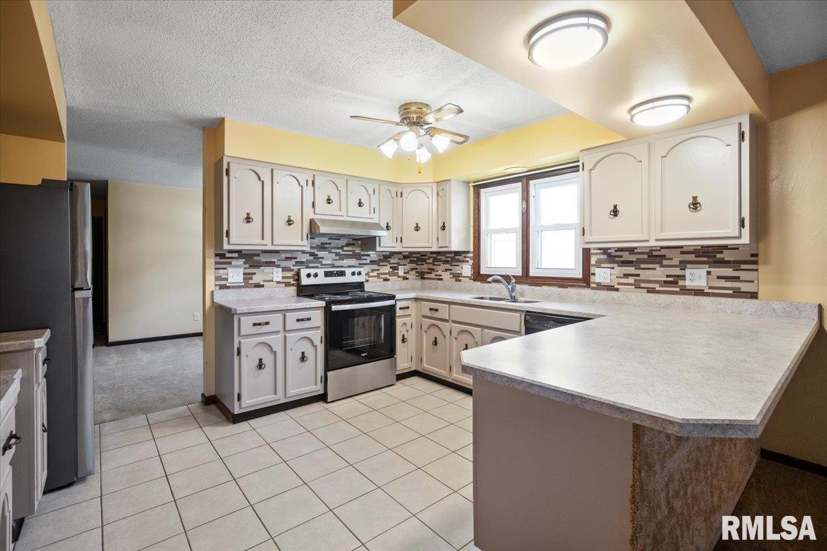 9 Red Oak Lane Springfield, IL 62712 - Photo 12 of 28