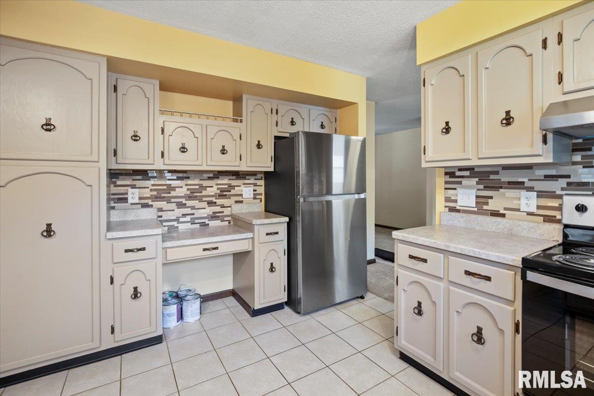 9 Red Oak Lane Springfield, IL 62712 - Photo 14 of 28