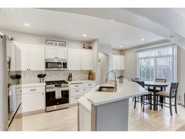 $619,000 | 821 North 27th Avenue, Cornelius, OR 97113