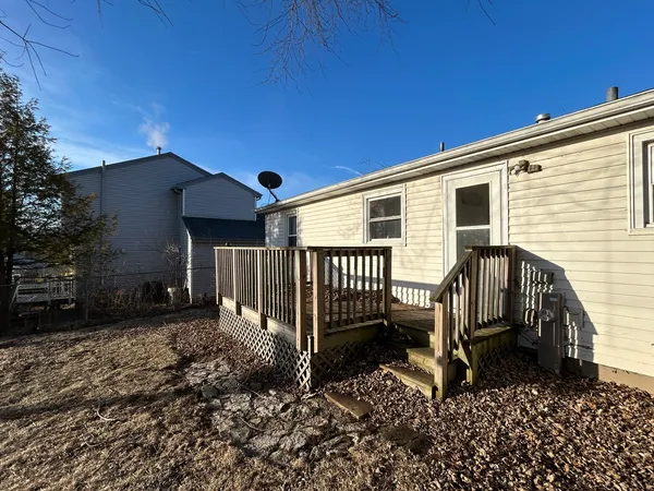 $2,050 | 378 Council Trail, Lake In The Hills, IL 60156