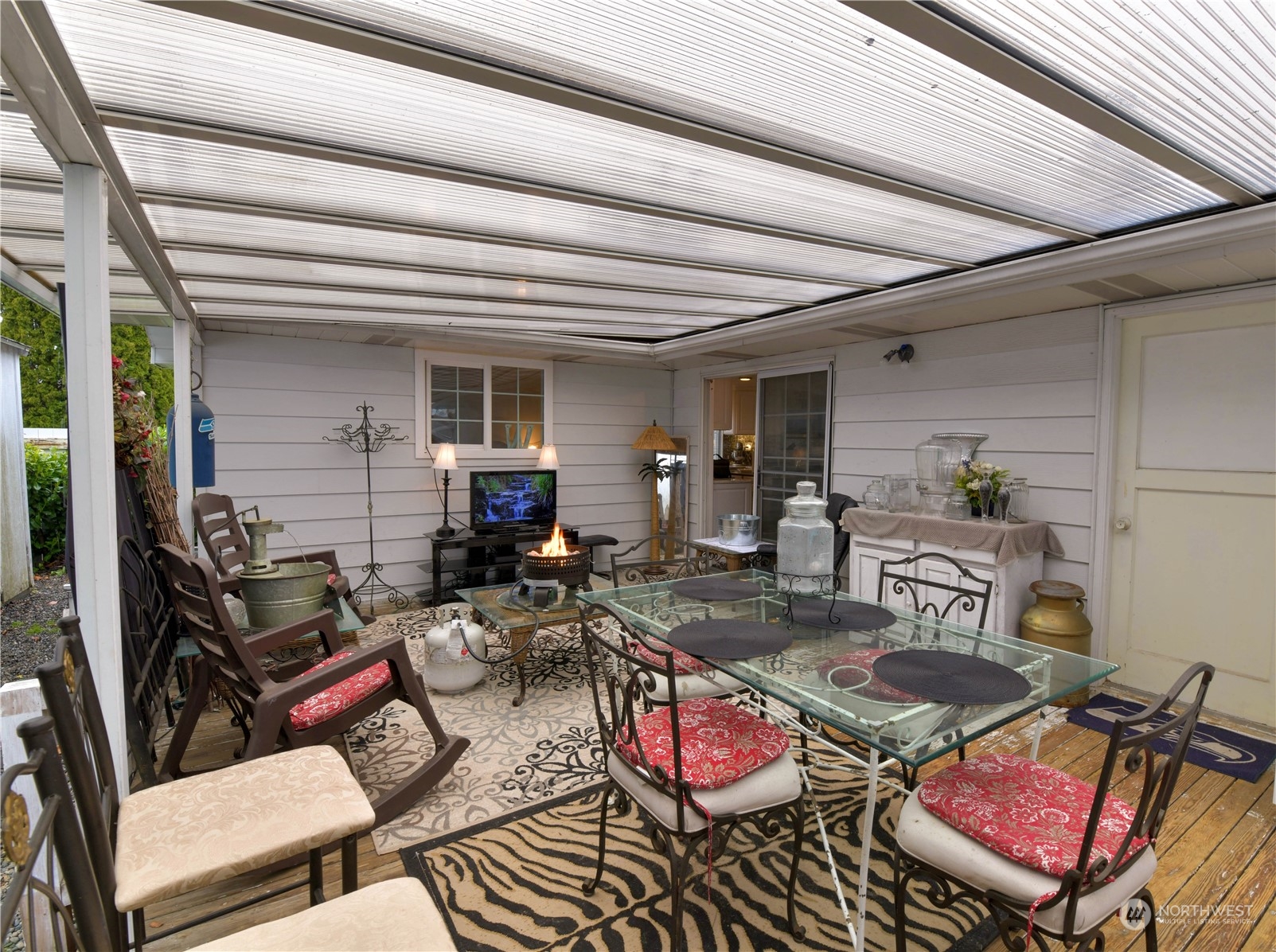 1151 Redmond Avenue Northeast Renton, WA 98056 - Photo 6 of 23 a outdoor living space with furniture