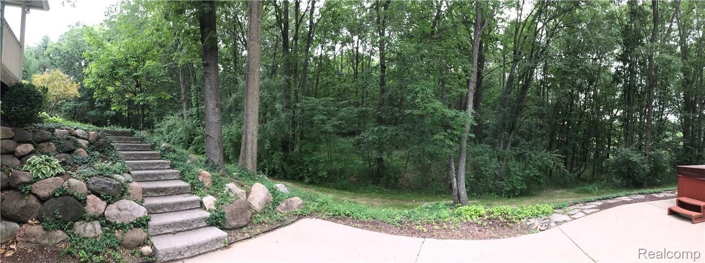 1798 Lone Tree Road Highland, MI 48357 - Photo 10 of 52 IMG_1181.JPG