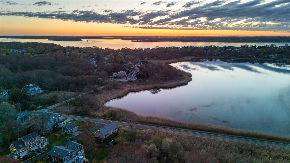 91 Bonnet Point Road Narragansett, RI 02882 - Photo 31 of 33 Gallery Image 31